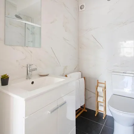 Charming Graca Flat W Balcony, By Timecooler Lissabon