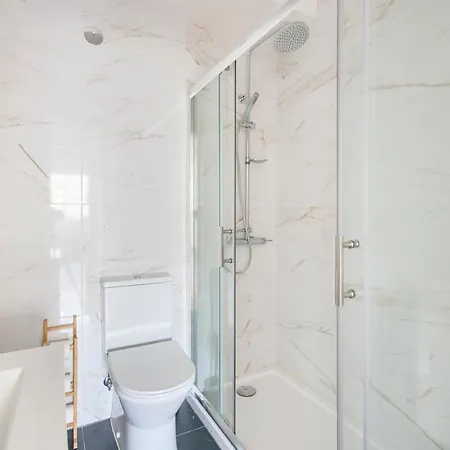 Apartment Charming Graca Flat W Balcony, By Timecooler Lissabon