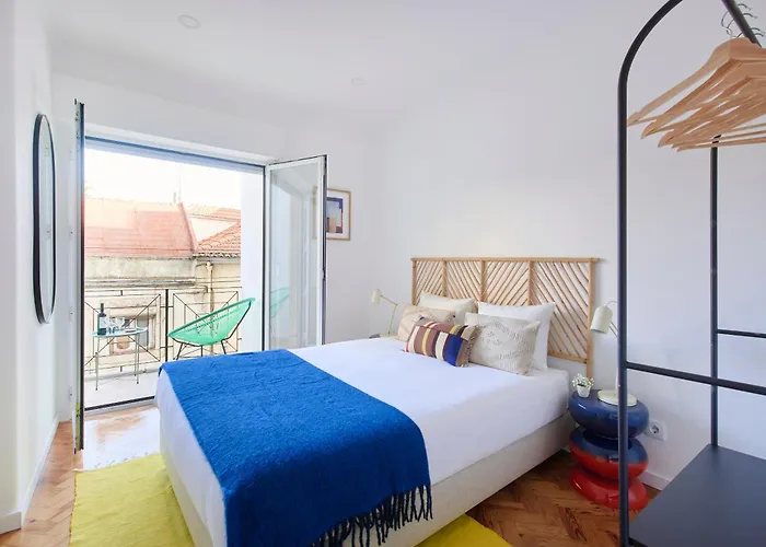 Διαμέρισμα Charming Graca Flat W Balcony, By Timecooler