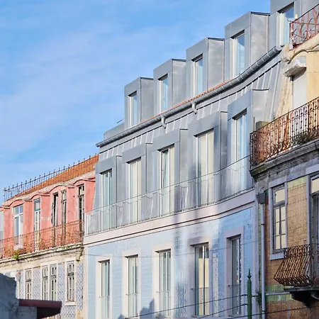 Charming Graca Flat W Balcony, By Timecooler *