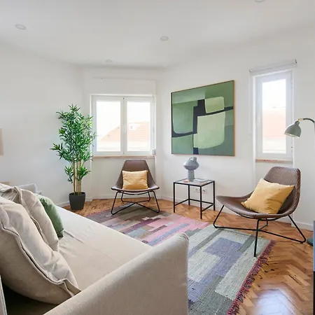 Charming Graca Flat W Balcony, By Timecooler Apartment