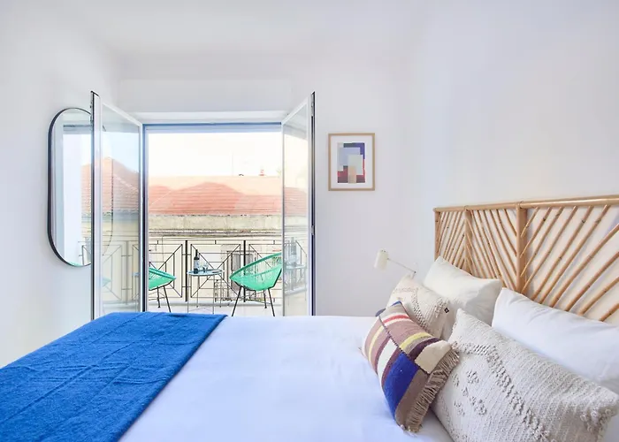 Διαμέρισμα Charming Graca Flat W Balcony, By Timecooler *