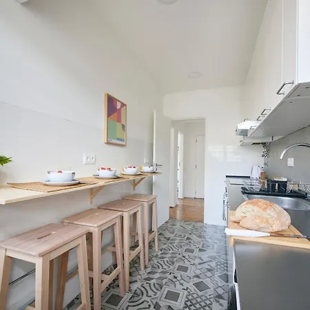 Charming Graca Flat W Balcony, By Timecooler Apartman Lisboa
