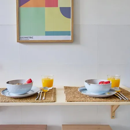 Charming Graca Flat W Balcony, By Timecooler Apartman