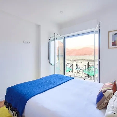Charming Graca Flat W Balcony, By Timecooler Apartman Lisboa